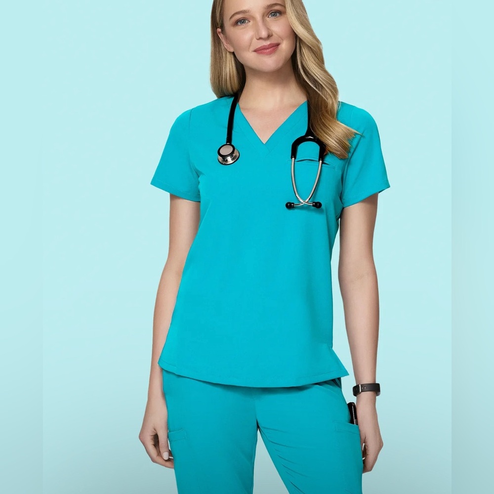 Mandala Teal 6 Pocket Scrub Top. Size XS